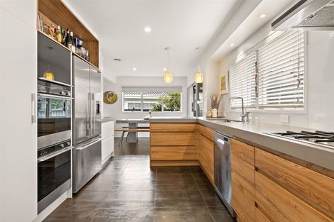 Photo of property in 9 Roysfield Lane, Sunnyhills, Auckland, 2010