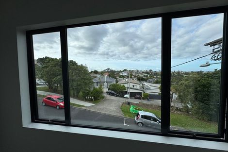 Photo of property in 1d Zion Road, Birkenhead, Auckland, 0626