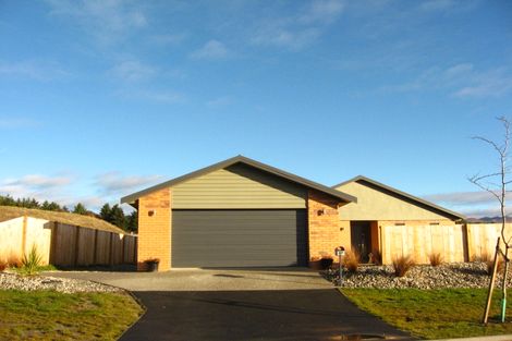 Photo of property in 28 Onslow Road, Lake Hayes, Queenstown, 9304