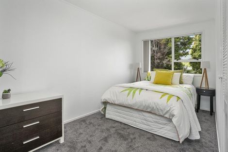 Photo of property in 18 Cottam Grove, Northcross, Auckland, 0632