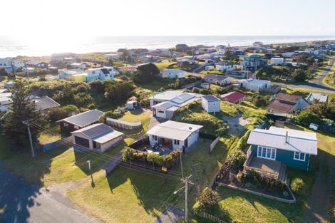 Photo of property in 13 Mack Street, Foxton Beach, Foxton, 4815