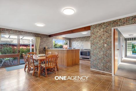 Photo of property in 85 Gloaming Hill, Titahi Bay, Porirua, 5022