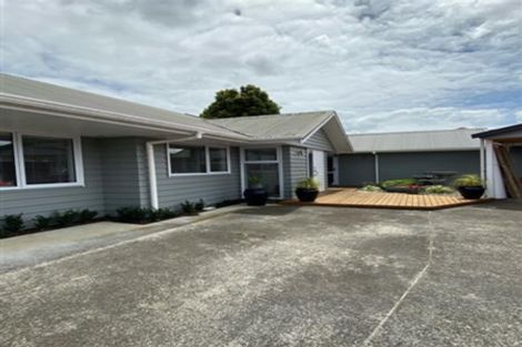 Photo of property in 2/11 Parramatta Place, Botany Downs, Auckland, 2010