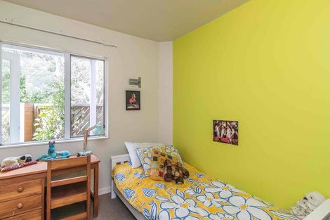 Photo of property in 17 Lawson Place, Mount Victoria, Wellington, 6011