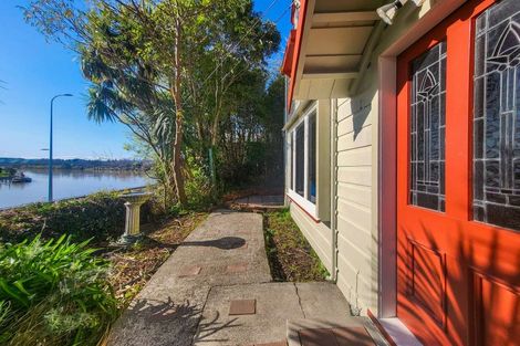 Photo of property in 53 Anzac Parade, Durie Hill, Whanganui, 4500