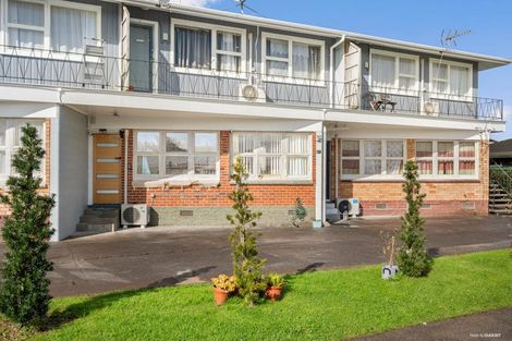 Photo of property in 2/243a St George Street, Papatoetoe, Auckland, 2025