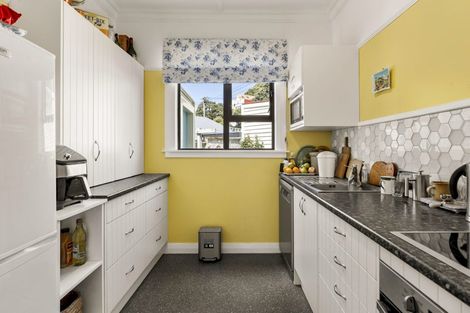 Photo of property in 31 Queens Drive, Kilbirnie, Wellington, 6022