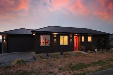 Photo of property in 1 Routhan Way, Carterton, 5713