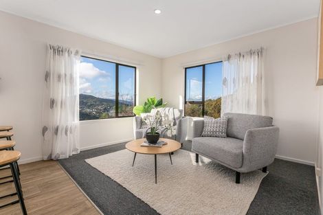 Photo of property in 21 Landsdowne Terrace, Karori, Wellington, 6012