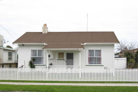 Photo of property in 36 Record Street, Fitzroy, New Plymouth, 4312