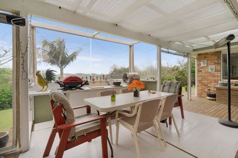 Photo of property in 11 Te Pahi River Drive, Paparoa, Maungaturoto, 0583