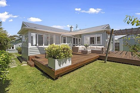 Photo of property in 56 Norwood Road, Bayswater, Auckland, 0622