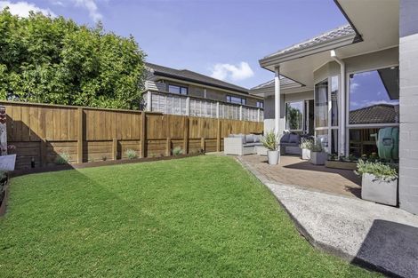 Photo of property in 81d Mirrabooka Avenue, Botany Downs, Auckland, 2010
