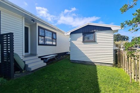 Photo of property in 3 Hickey Place, Opunake, 4616