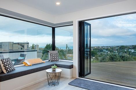 Photo of property in 36 Knights Road, Rothesay Bay, Auckland, 0630