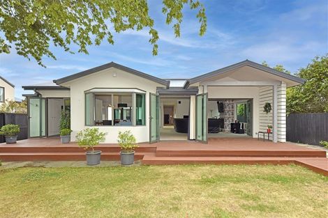 Photo of property in 50 Jeffreys Road, Fendalton, Christchurch, 8052