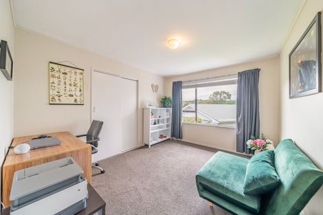 Photo of property in 3 Bowline Place, Whitby, Porirua, 5024