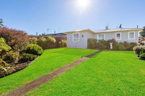 Photo of property in 3 Omori Place, Castlecliff, Whanganui, 4501