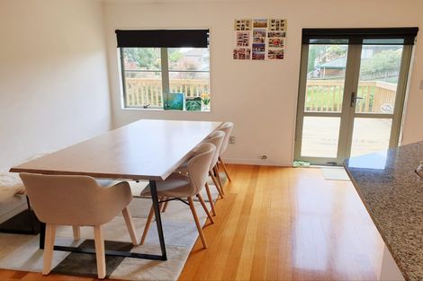 Photo of property in 15 Cayman Place, Unsworth Heights, Auckland, 0632