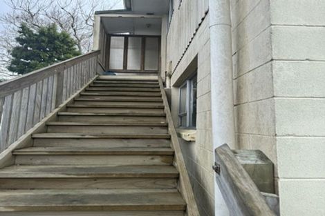 Photo of property in 2/25 Gill Avenue, Te Atatu Peninsula, Auckland, 0610