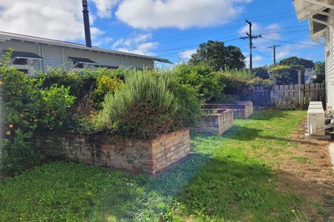 Photo of property in 12 Garrison Street, Carterton, 5713