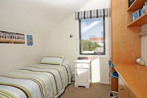 Photo of property in 9 Marine Parade, Seatoun, Wellington, 6022