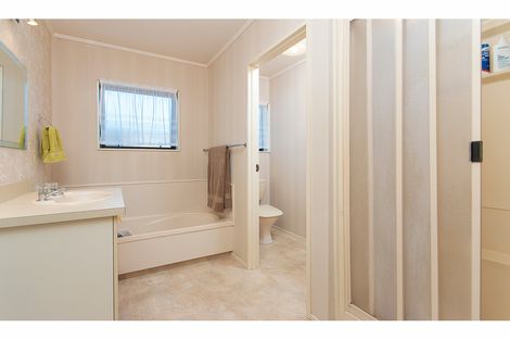 Photo of property in 8a Civic Place, Waiuku, 2123