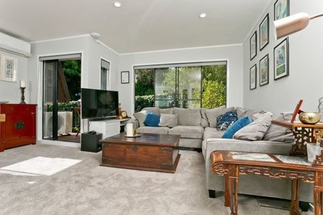 Photo of property in 8/27 Rangatira Road, Birkdale, Auckland, 0626