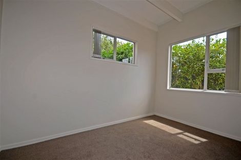Photo of property in 2/2 Edwards Avenue, Henderson, Auckland, 0610