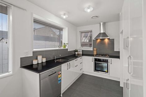 Photo of property in 3/5 Broadbent Street, Riccarton, Christchurch, 8041