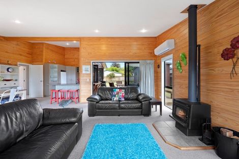 Photo of property in 7 Lakemere Way, Kinloch, Taupo, 3377