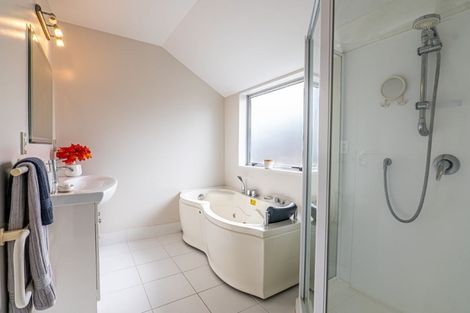 Photo of property in 496c Barbadoes Street, Edgeware, Christchurch, 8013