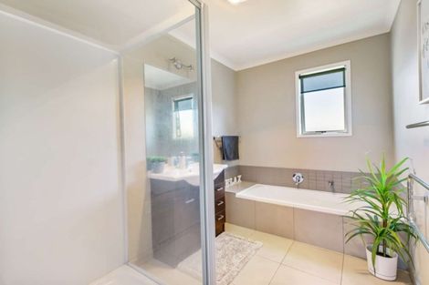 Photo of property in 135 Landing Drive, Pyes Pa, Tauranga, 3112