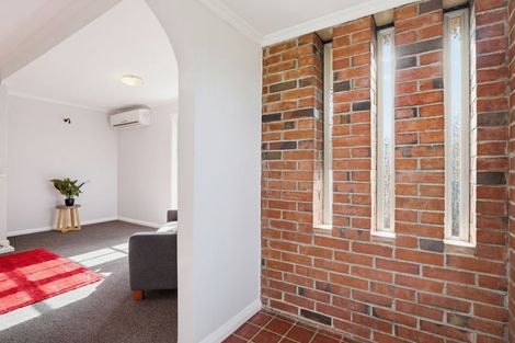 Photo of property in 59 Weston Avenue, Roslyn, Palmerston North, 4414