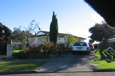 Photo of property in 11 Pluto Place, Milson, Palmerston North, 4414