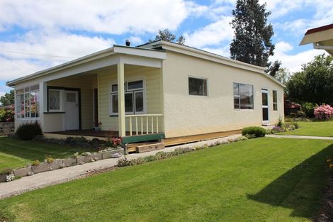 Photo of property in 16 Queen Street, Milton, 9220