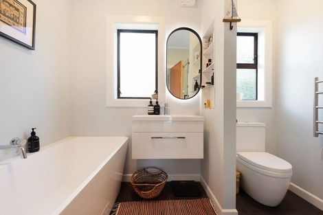 Photo of property in 8 Khyber Road, Seatoun, Wellington, 6022