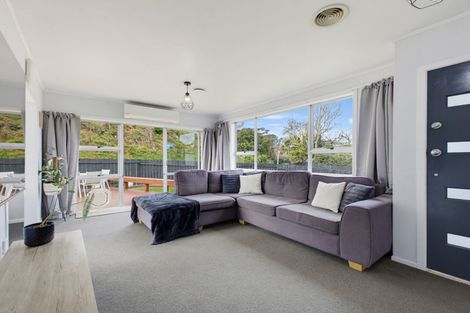 Photo of property in 2 Bromley Place, Westown, New Plymouth, 4310