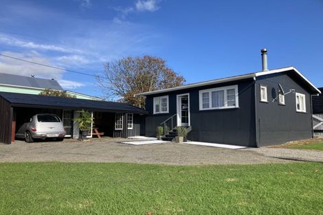 Photo of property in 3 Whakapaki Street, Urenui, 4375