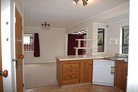 Photo of property in 72 Aorangi Road, Paraparaumu, 5032
