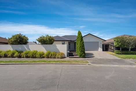 Photo of property in 30 Holiday Drive, Mairehau, Christchurch, 8052