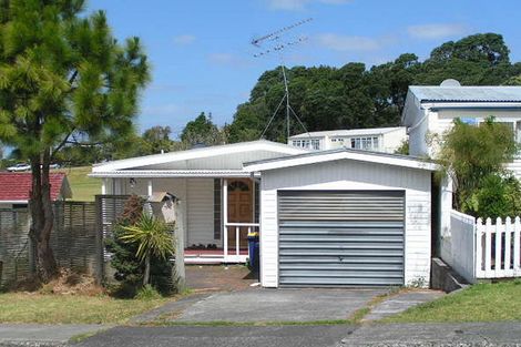 Photo of property in 2/17 Nutsey Avenue, Northcote, Auckland, 0627