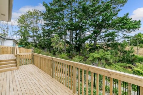 Photo of property in 2 Tarara Lane, Kumeu, 0810