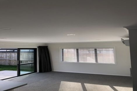 Photo of property in 2/10 Heath Street, Saint Andrews, Hamilton, 3200