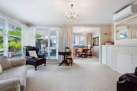 Photo of property in 18 Selwyn Crescent, Forrest Hill, Auckland, 0620