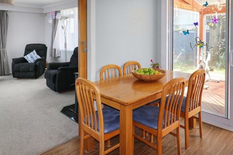 Photo of property in 5 Holyoake Crescent, Avalon, Lower Hutt, 5011