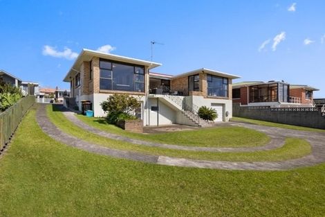 Photo of property in 21 Tirinui Crest Road, Otumoetai, Tauranga, 3110