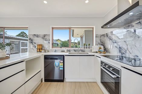 Photo of property in 12 Huber Street, Weymouth, Auckland, 2103