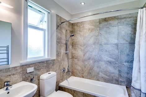 Photo of property in 115 Thompson Road, Bluff Hill, Napier, 4110