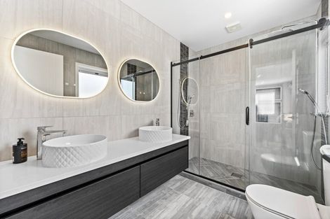 Photo of property in 24 Toanui Road, Hobsonville, Auckland, 0616